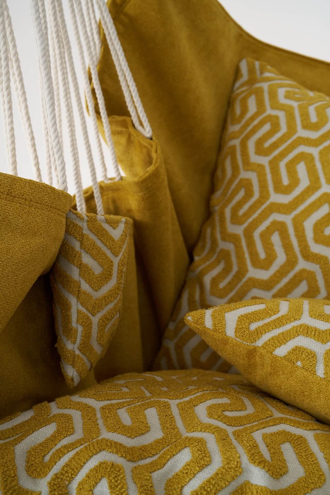 Fotoliu HANGarOund – Gold (Set Serena) — imagine 5